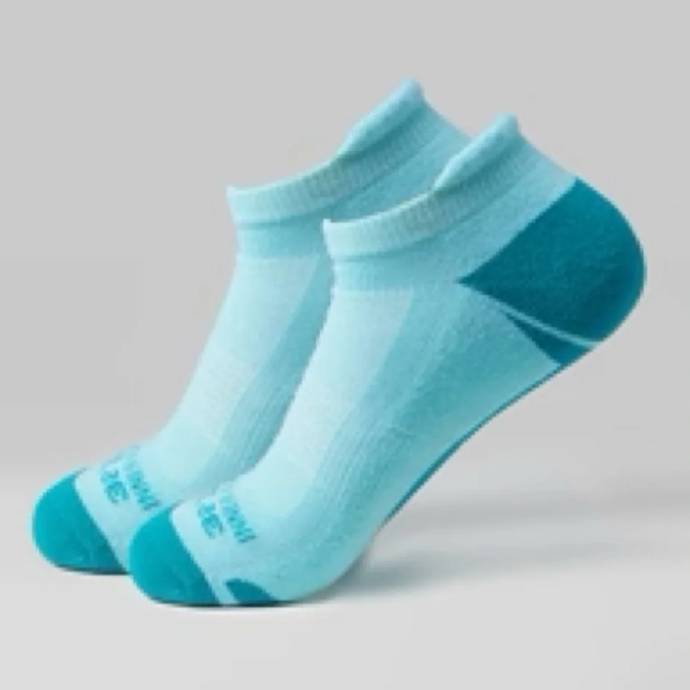 32 degrees new in bag Light Blue robins egg / Tiffany blue Ankle Socks